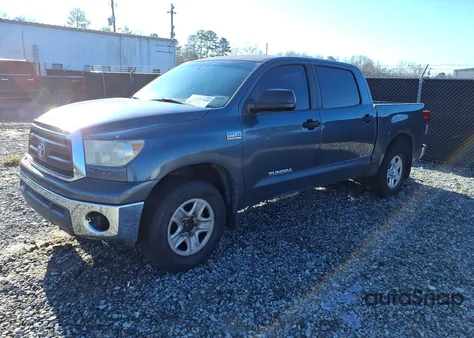 2010 Toyota Tundra Grade 5.7L V8 z USA, uszkodzony, nr VIN 5TFEY5F12AX090546